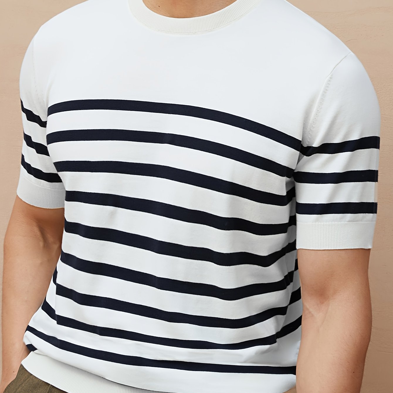 Pull homme à rayures - Manches courtes décontracté, col rond, rayures horizontales noir et blanc, tissu léger et respirant, coupe régulière pour printemps-été, tricot élastique