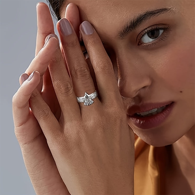 Men's and Women's Fashion Retro Punk Style 3.2g Eagle Adjustable Ring, Perfect for Everyday Versatility